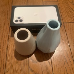 小さめ花瓶2個、中古品の画像