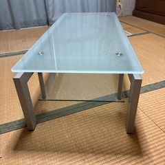 ガラスローテーブル格安中古品の画像