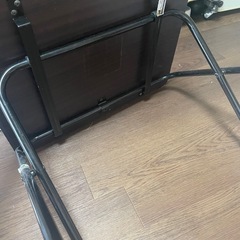折りたたみテーブルの画像