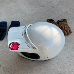 ホワイトジェットヘルメットとグローブセットの画像