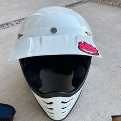 ホワイトジェットヘルメットとグローブセットの画像