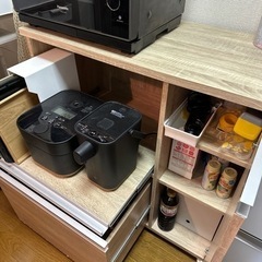 キッチン収納棚の画像