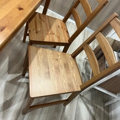 IKEAダイニングテーブルの画像