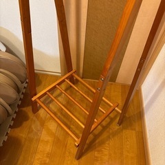 美品　ハンガーラック　木製の画像