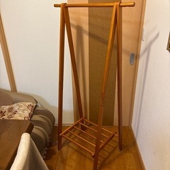 美品　ハンガーラック　木製の画像