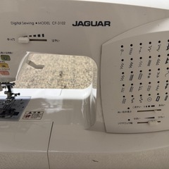 コンピュータミシン　フットコントローラー付きの画像