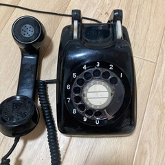 レトロな黒電話の画像