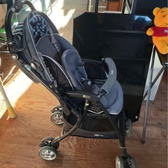 木製ホルダーストラップ付き👶💕Aprica　ベビーカー 黒・グレーの画像