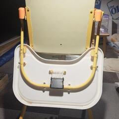 子供用ハイチェア+机の画像