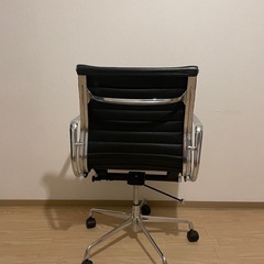 オフィスチェアの画像