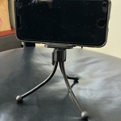 スマホスタンド、三脚2つセットの画像