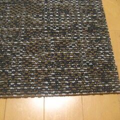 日本製タイルカーペット厚み８㎜・1枚２２０円・在庫２２４枚（１６１５）未使用品の画像