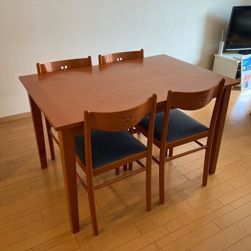 ダイニングテーブル　大塚家具