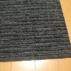 日本製タイルカーペット厚み８㎜・1枚２２０円・在庫１４４枚（１６１３）未使用品の画像