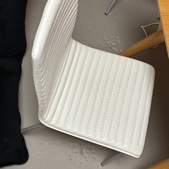 ダイニングテーブルの画像