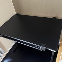 Bauhutte ( バウヒュッテ )ゲーミングデスク　在宅用デスク
の画像