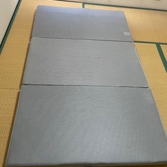 マットレス　折りたたみ　敷布団　セミダブル　厚み10cmの画像