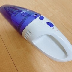 ハンディ掃除機　　2〜3回使用　付属品未使用の画像
