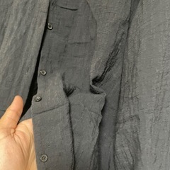 GU 黒いシャツの画像