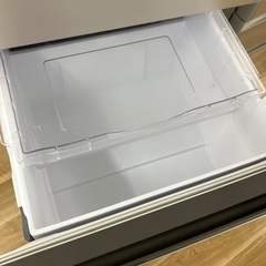 【軽トラ90分貸し出しサービス】HITACHI 3ドア冷蔵庫　R-V32R Vの画像