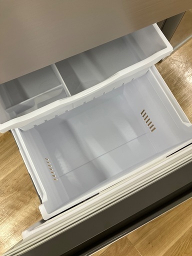 【軽トラ90分貸し出しサービス】HITACHI 3ドア冷蔵庫　R-V32R V