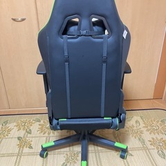 ゲーミングチェアの画像