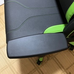 ゲーミングチェアの画像