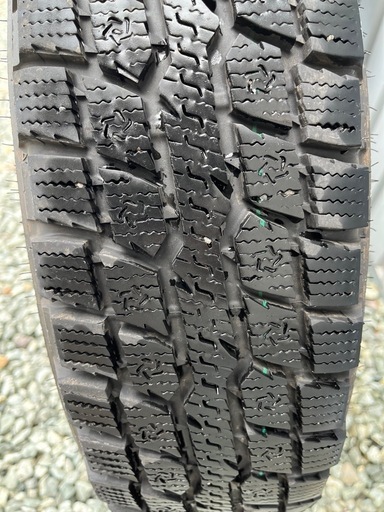 ジムニー16インチスタッドレスタイヤホイールセットトーヨー