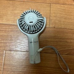 小型ハンディ扇風機の画像
