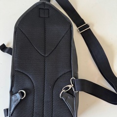 スリムMENS ブラック ショルダーバッグの画像