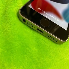 iphone SE 64GB AU 美品 の画像