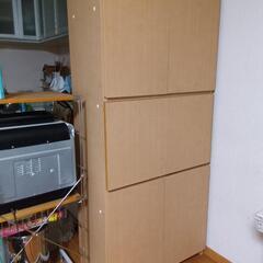 パソコン机、棚の画像
