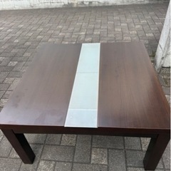 コタツ　真ん中ガラスのこたつの画像