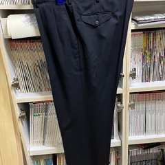 大きいサイズ　E8 スーツ　紺　替えスラックス付きの画像