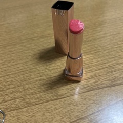 ピアス・イヤカフ・指輪・口紅？の画像