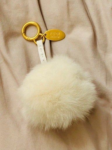 FENDI  フェンディ　ファーチャーム　美品 楽天市場】フェンディ FENDI ボンボンファー チャーム