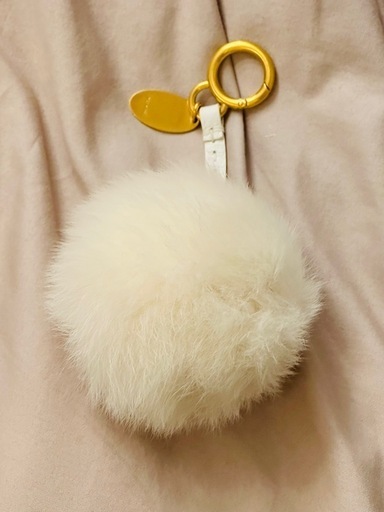 FENDI】フェンディ ポンポンチャーム ファーチャーム ホワイト