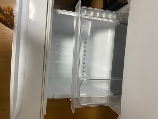 ☆引き取り希望☆冷蔵庫 2023年製 ホワイト YRZ-F15J-W