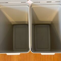 【IKEA】HÅLLBAR ホルバル ふた付きゴミ箱 ライトグレー 35L(2個セット)の画像