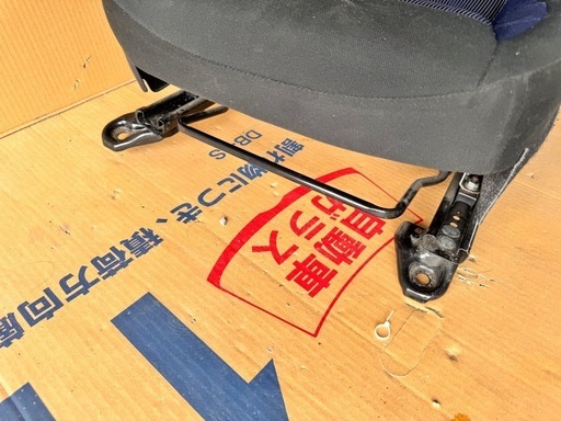 運転席 シート アクア平成29年式NHP10