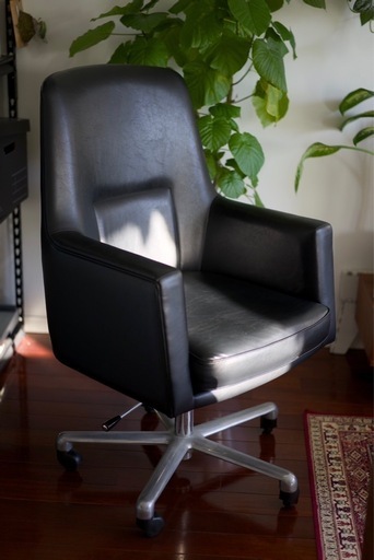 カリモク　オフィスチェア