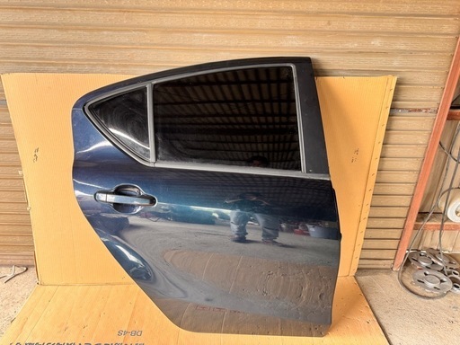 右リア ドア スモーク3パーセント アクア NHP10 平成29年式