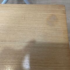 【無料】テーブル＋スツールのセットでお譲りします！の画像