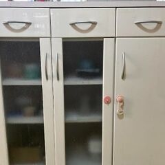 ■■食器棚 差し上げます（取りに来て頂ける方限定）■■の画像