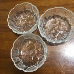 未使用新品ガラス皿１５枚の画像