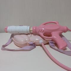 子供用　背負える水鉄砲の画像