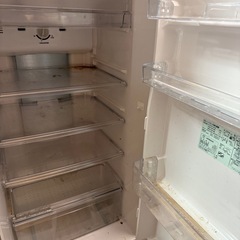 冷蔵庫 0円！古いです【取引中】。 の画像