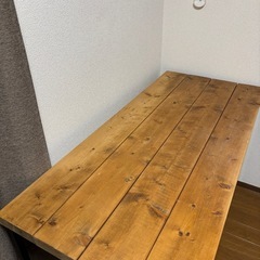 木製デスクの画像