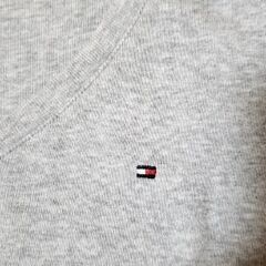 ［サイズXS］TOMMY HILFIGER　Vネック半袖Tシャツの画像