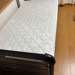シングルベッドフレーム（マットレス付）の画像